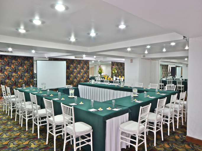 Business Facilities 2, Hotel Clé, Mexico City
