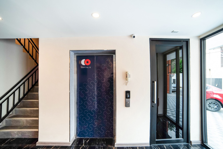 Public Area 5, RoomQuest Sukhumvit 36 @ BTS Thonglor, Khlong Toey