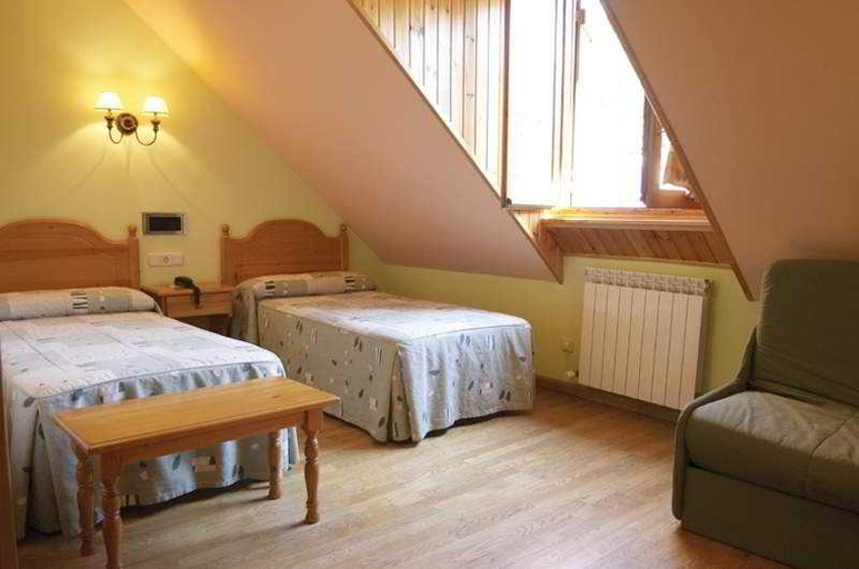 Bedroom 3, Hotel Sabocos, Huesca