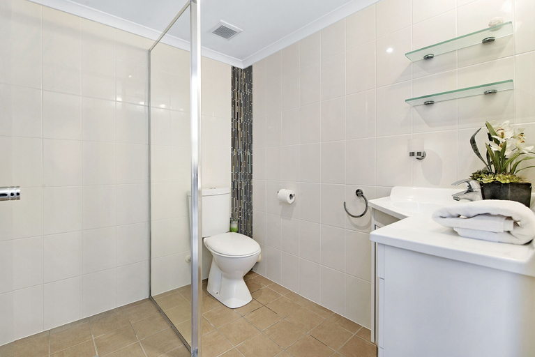 Bathroom 4, Burleigh Heads Private 2 Bed Ocean View, Gold Coast