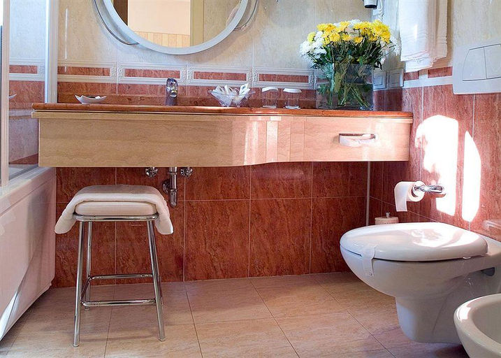 Bathroom 5, Hotel Maggior Consiglio, Treviso