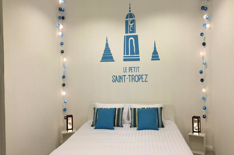 Le Petit Saint Tropez, Khanom