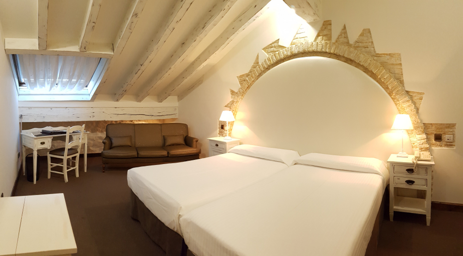 Bedroom 2, Casa del Marques, Cantabria