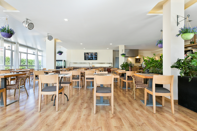 Food & Drinks 3, Nura Santa Ponsa Pins, Baleares