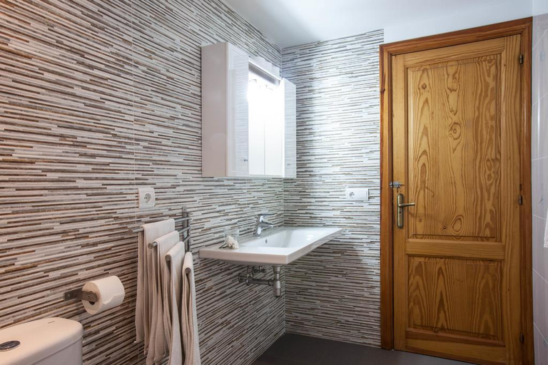 Bathroom 4, Bahia, Baleares