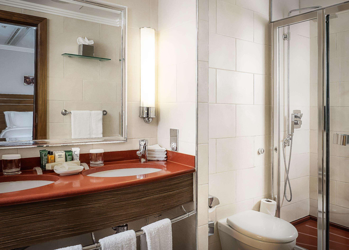 Bathroom 4, Hilton London Paddington, London
