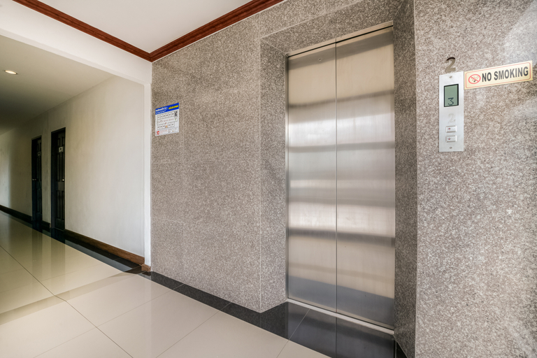Public Area 2, OYO 350 Mae Saeng Place, Si Racha