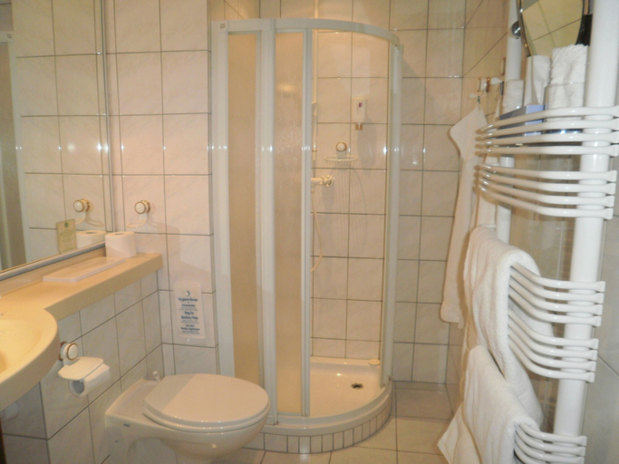 Bathroom 4, Adler Golf-& Tagungshotel, Greiz