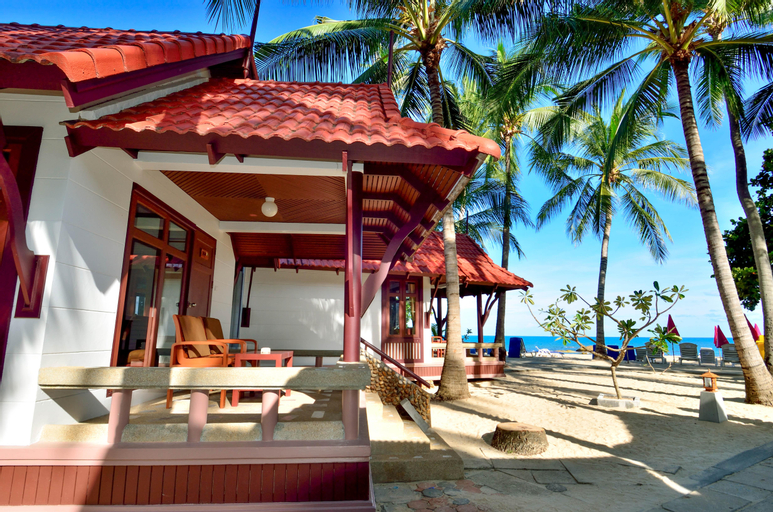 Exterior 2