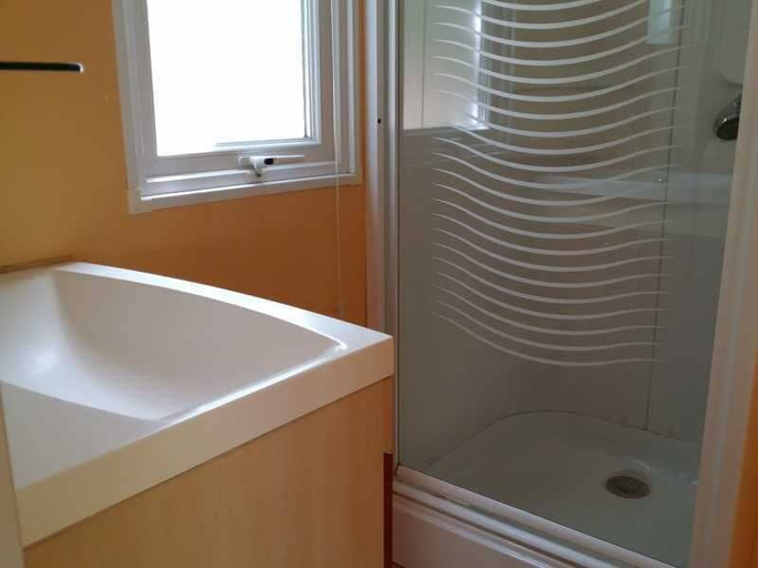 Bathroom, Camping Les Bois de Mont Redon, Var
