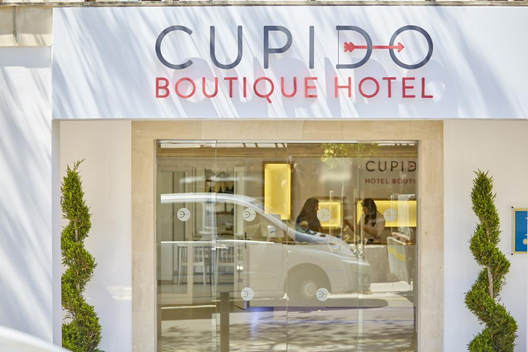 Public Area 2, El Cupido, Baleares