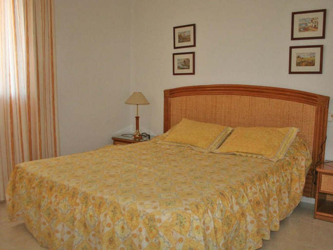 Bedroom 2, Topacio I-II-III-IV, Alicante