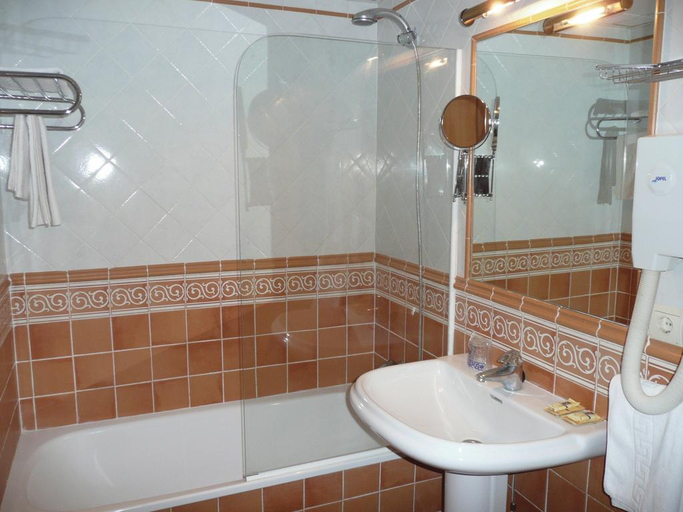 Bathroom 4, Doña Catalina , Málaga