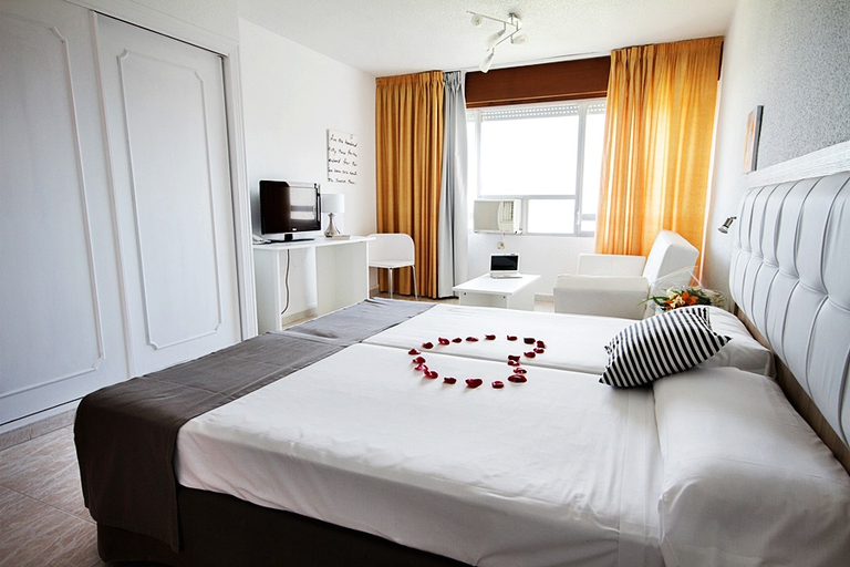 Bedroom 3, BlueSense Villajoyosa Resort, Alicante