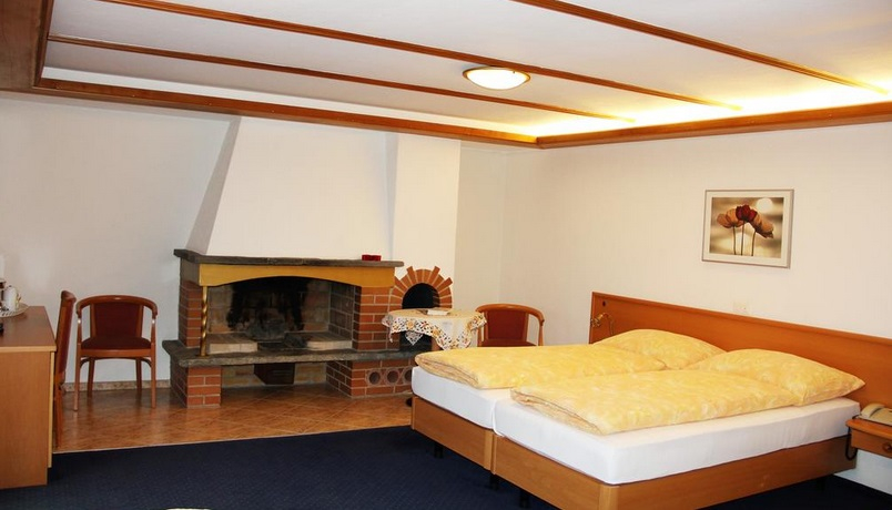 Bedroom 2, Eigerblick-Silberhorn AG, Interlaken