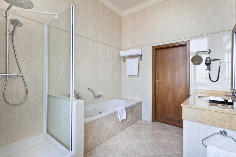 Bathroom 5, Kosher Hotel KING DAVID Prague, Praha 1
