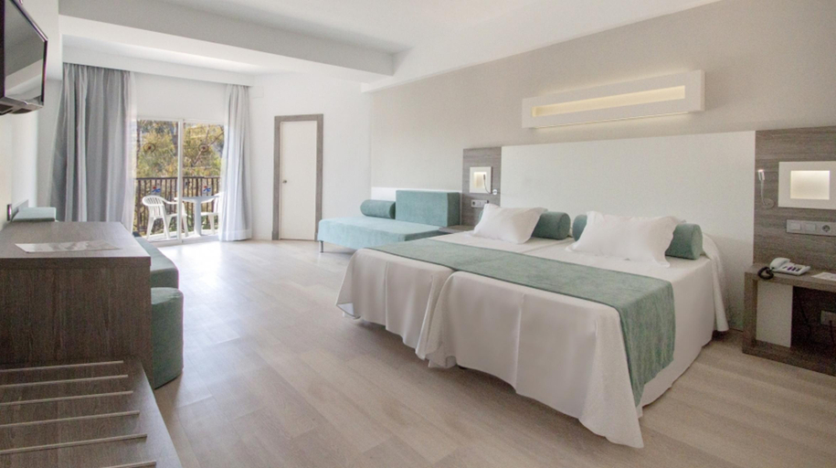 Bedroom 3, FERGUS Bermudas, Baleares