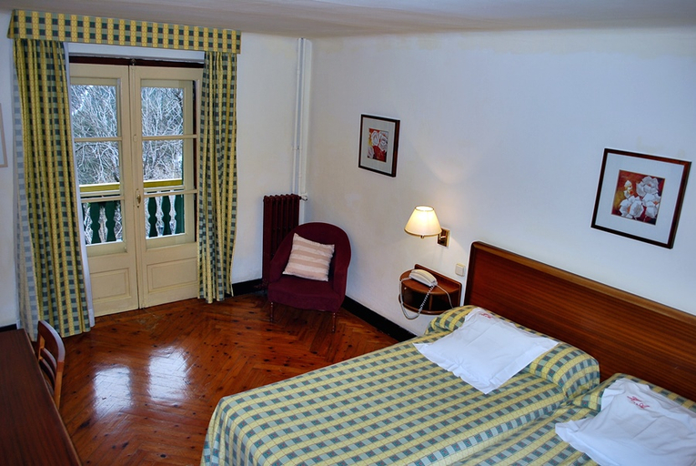 Bedroom 2, Adsera, Girona