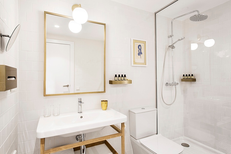 Bathroom 5, Midmost Barcelona, Barcelona