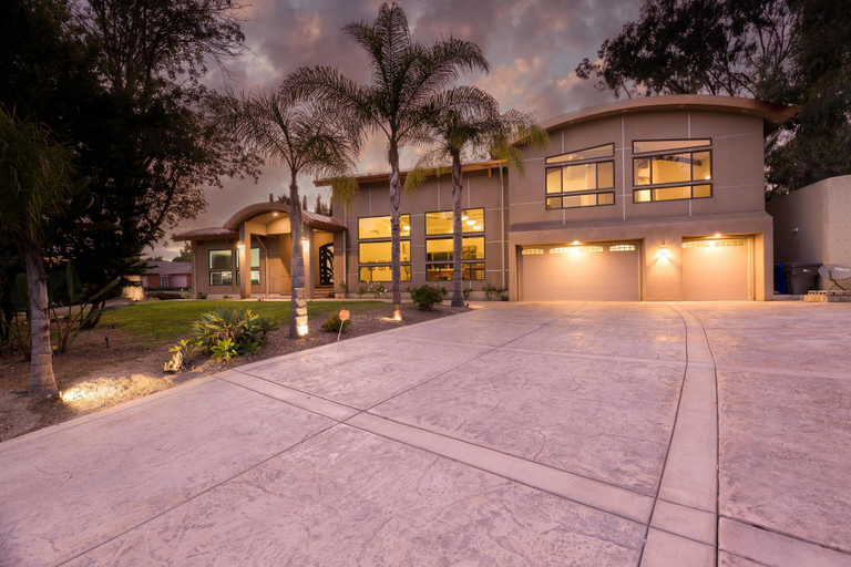 Exterior & Views, Modern & Chic Home in Oceanside w/ Heated Pool, Spa, & Fire Pit! Moreno by AvantStay, San Diego