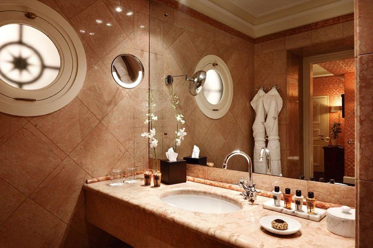 Bathroom, Londra Palace Venezia, Venezia