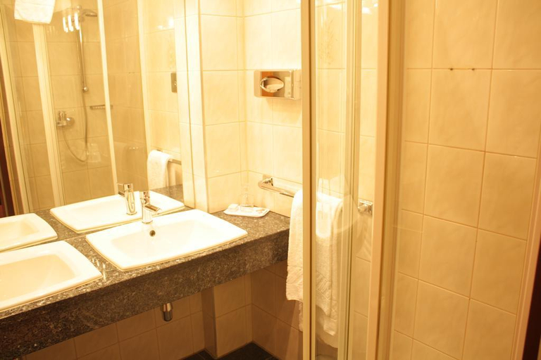 Bathroom, Aragia, Klagenfurt
