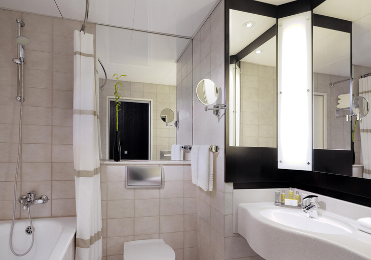Bathroom 5, Marriott Hotel Heidelberg, Heidelberg