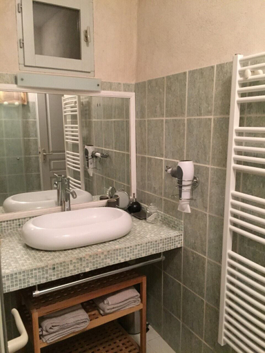 Bathroom 5, Le Mas d'Hermes, Bouches-du-Rhône