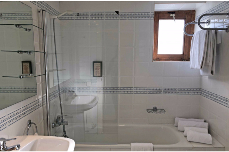 Bathroom 4, Snö Vall de Boi, Lleida