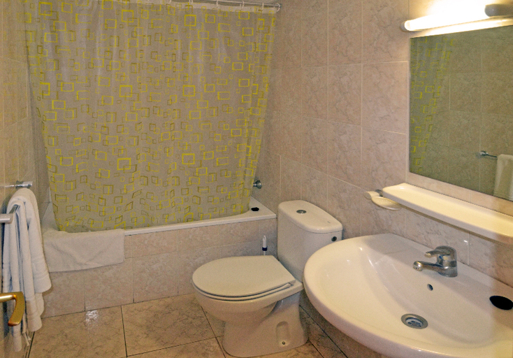 Bedroom 5, Los Juncos II, Las Palmas