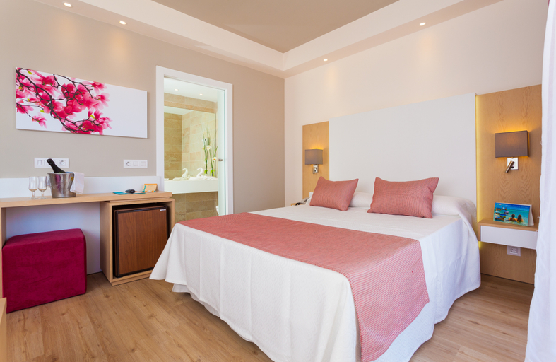 Bedroom 4, Valentin Grand Park Suite Hotel, Baleares