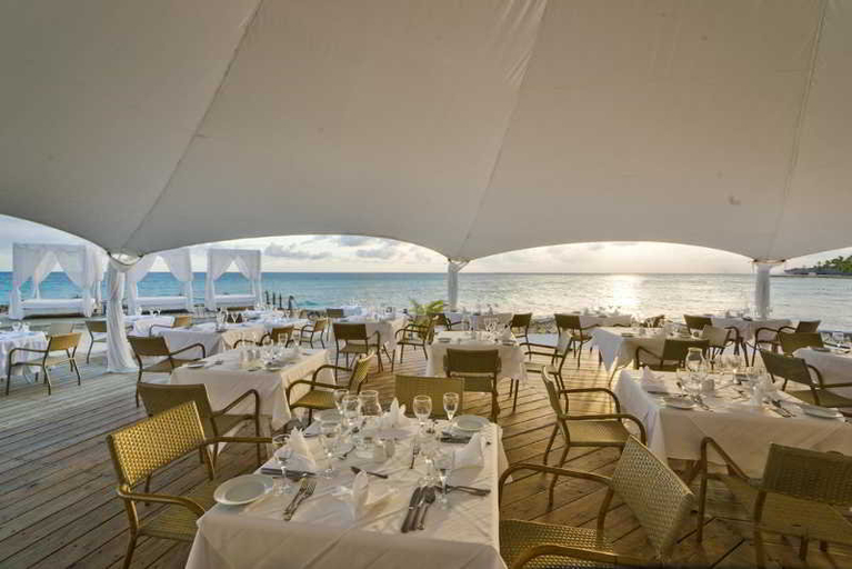 Food & Drinks 5, Viva Dominicus Palace Wyndham, Trademark All Inclu, San Rafael del Yuma