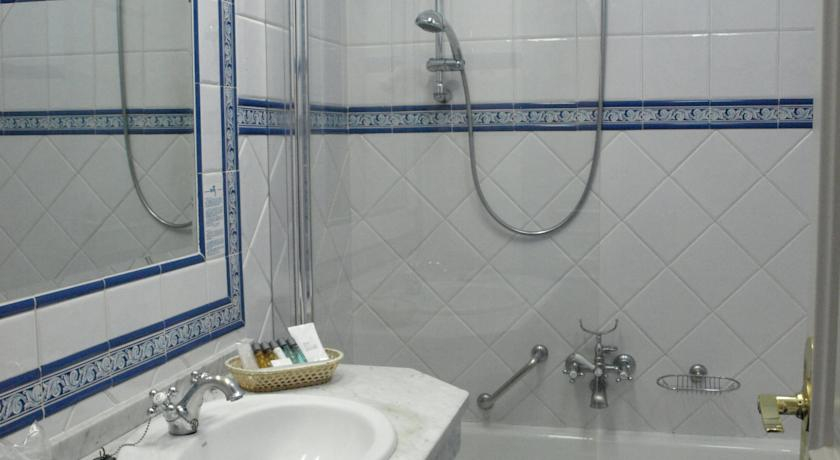 Bathroom 4, Palacio de Velada, Ávila