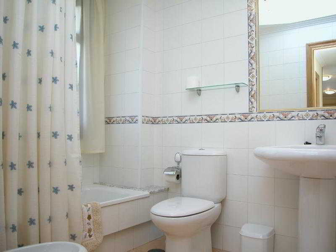 Bathroom, Coral do Mar II, Pontevedra