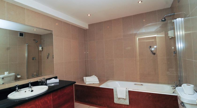 Bathroom 4, Imperial Galway