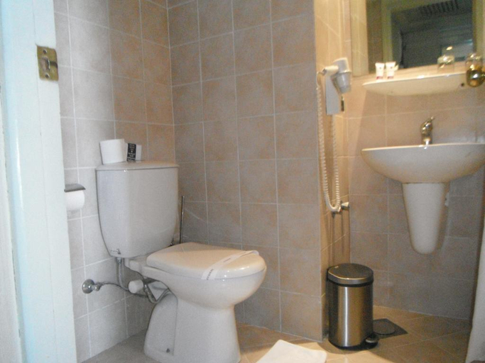 Bathroom 4, Romance Alexandria, Alexandria