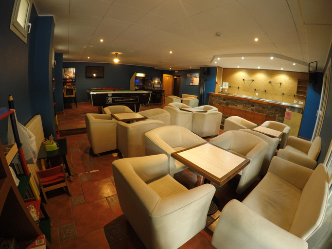 Public Area 2, Vall Ski