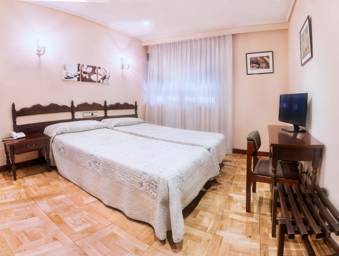 Bedroom 5, Castellano I, Salamanca