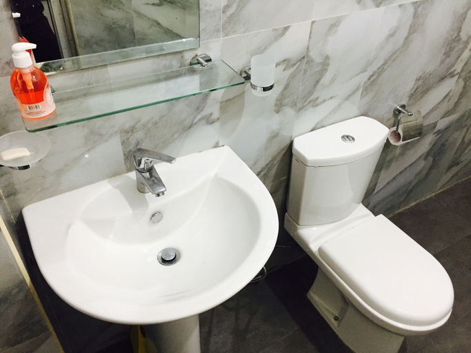 Bathroom 4, Out Of Rupeace Hostel, Habaraduwa