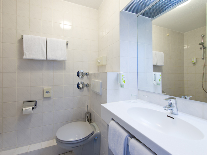 Bathroom 11