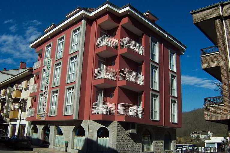 Exterior & Views