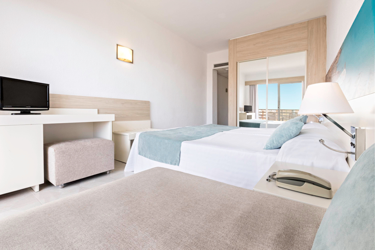 Bedroom 3, Azuline Hotel Bahamas, Baleares