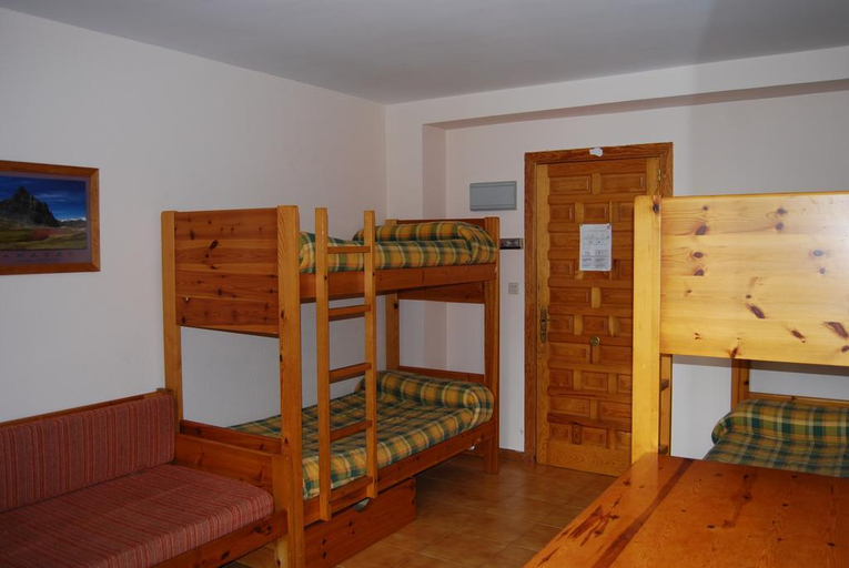 Bedroom 2, Midi, Huesca