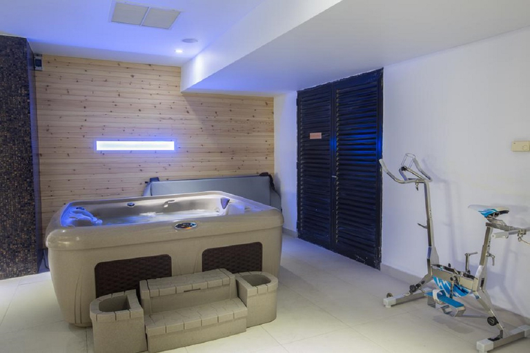 Bathroom 5, Anmaria Beach Hotel