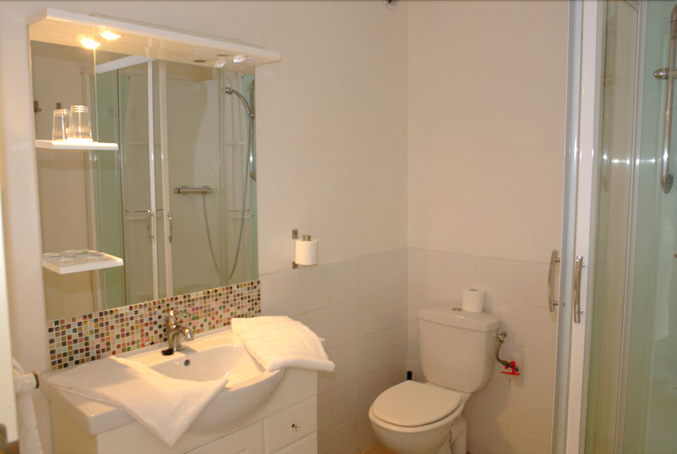 Bathroom 4, Residence E CIME ASCO Locations de studios meubles, Haute-Corse