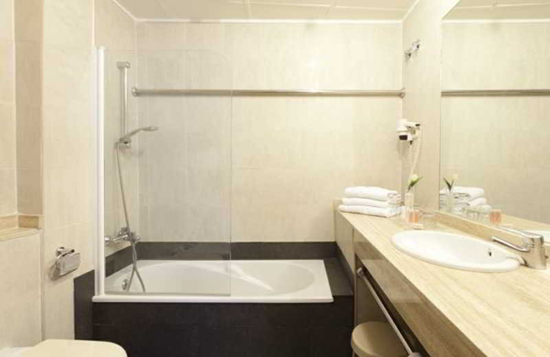Bathroom 4, Hostal Venecia, Valencia
