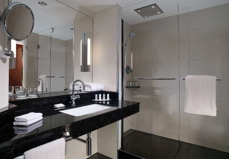 Bathroom 5, Marriott Hotel Berlin, Berlin