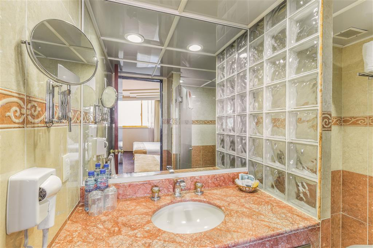 Bathroom 4, Hotel Estoril, Mexico City
