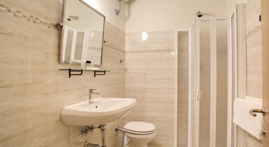 Bathroom 10