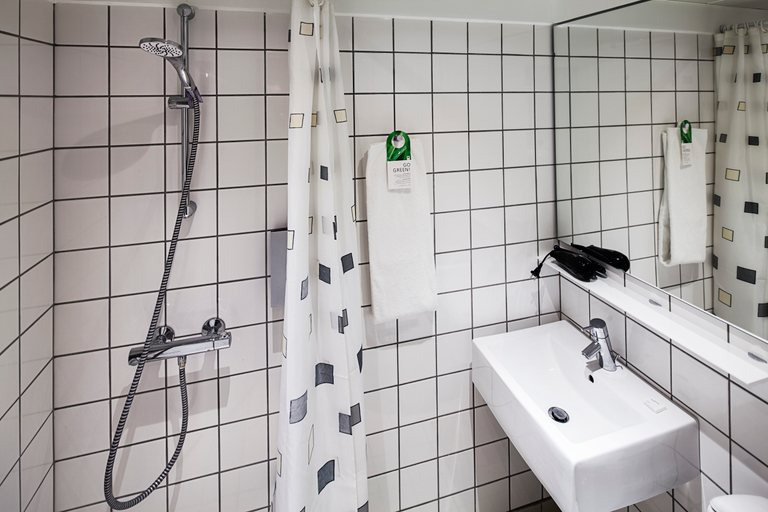 Bathroom 5, Hotel Atlantic, Århus